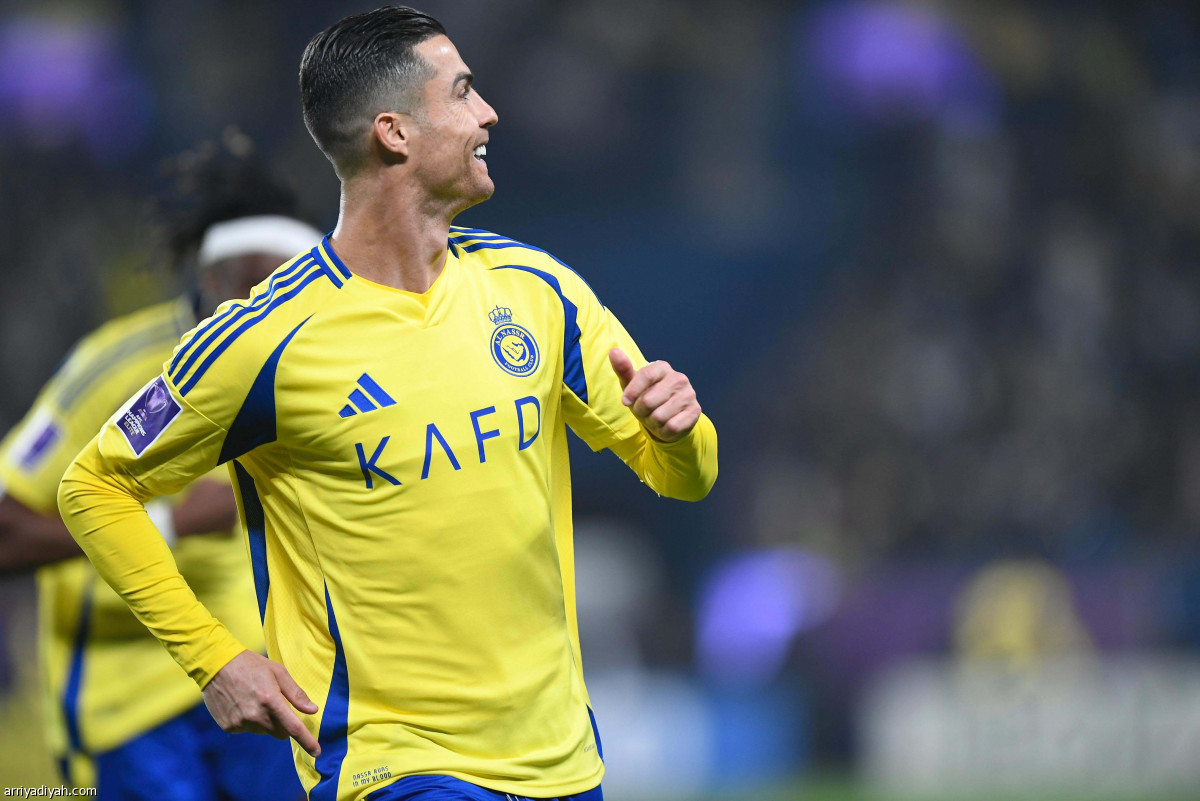 النصر يستعرض