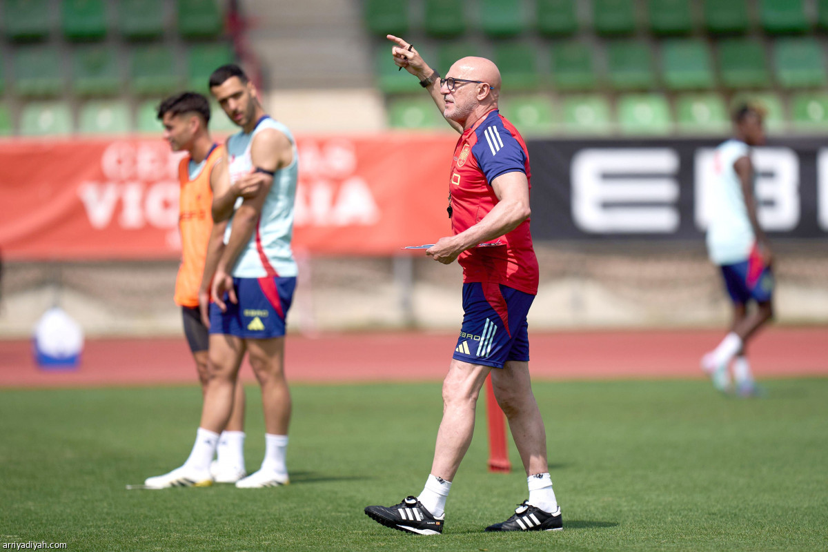 رويز في المعسكر