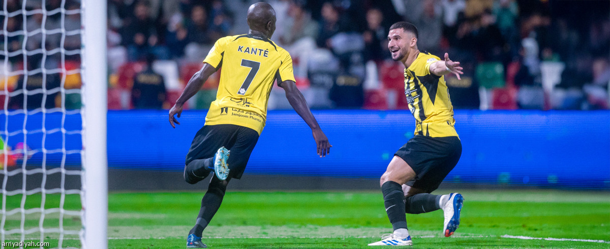 الصدارة مستمرة