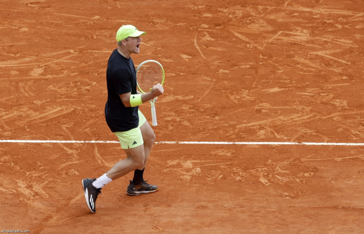 فوكينا يتأهل