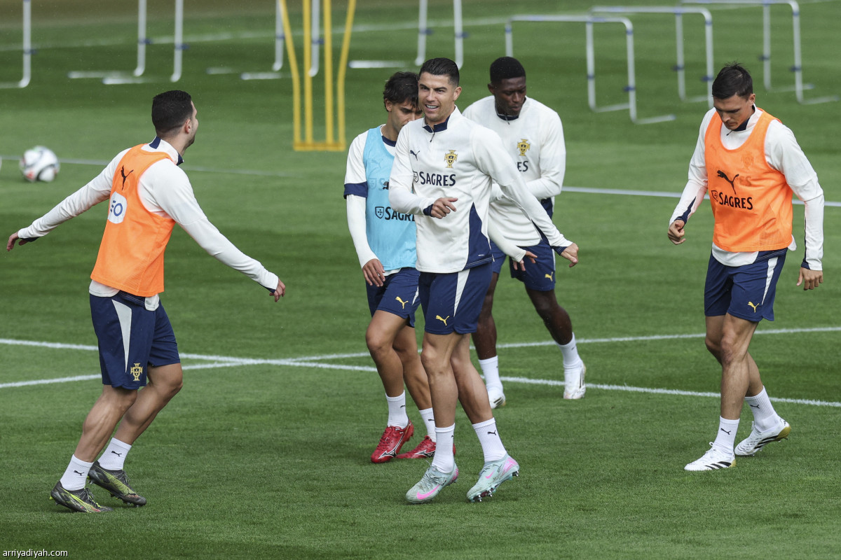 «الدون» تدريب أخير