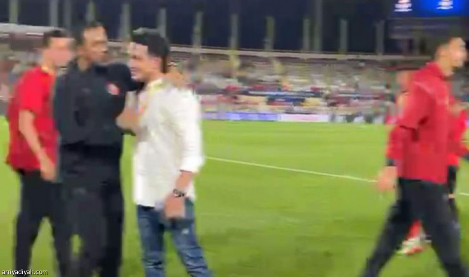 الهلال والأهلي 
7 هاشتاقات.. و130 ألف تغريدة