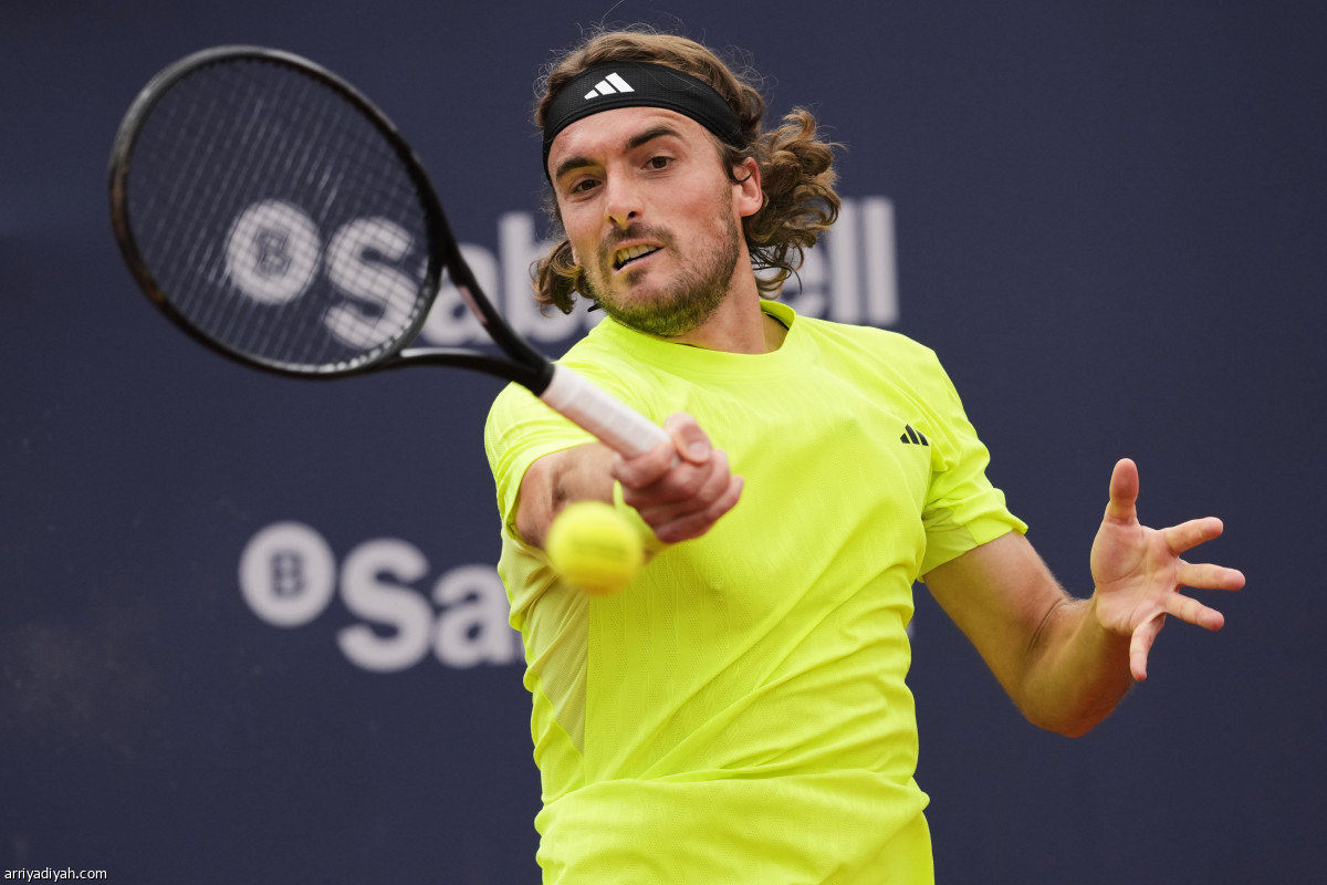 المصنف الثالث يعبر