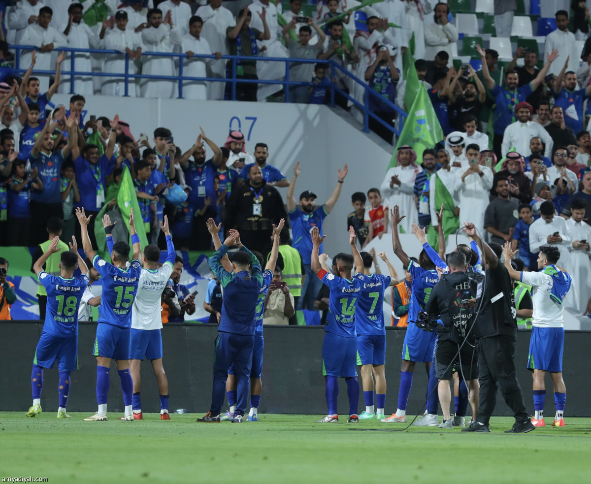 الفتح يسقط المتصدر