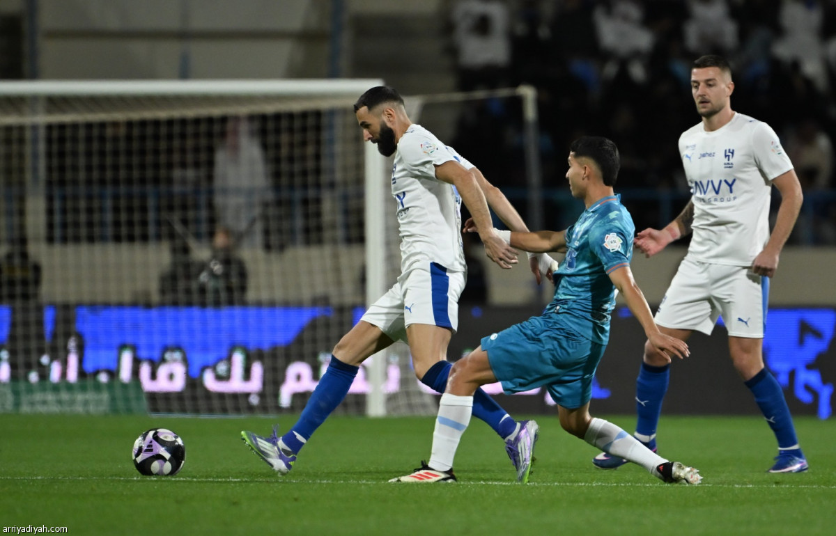الهلال يعود مكتسحا