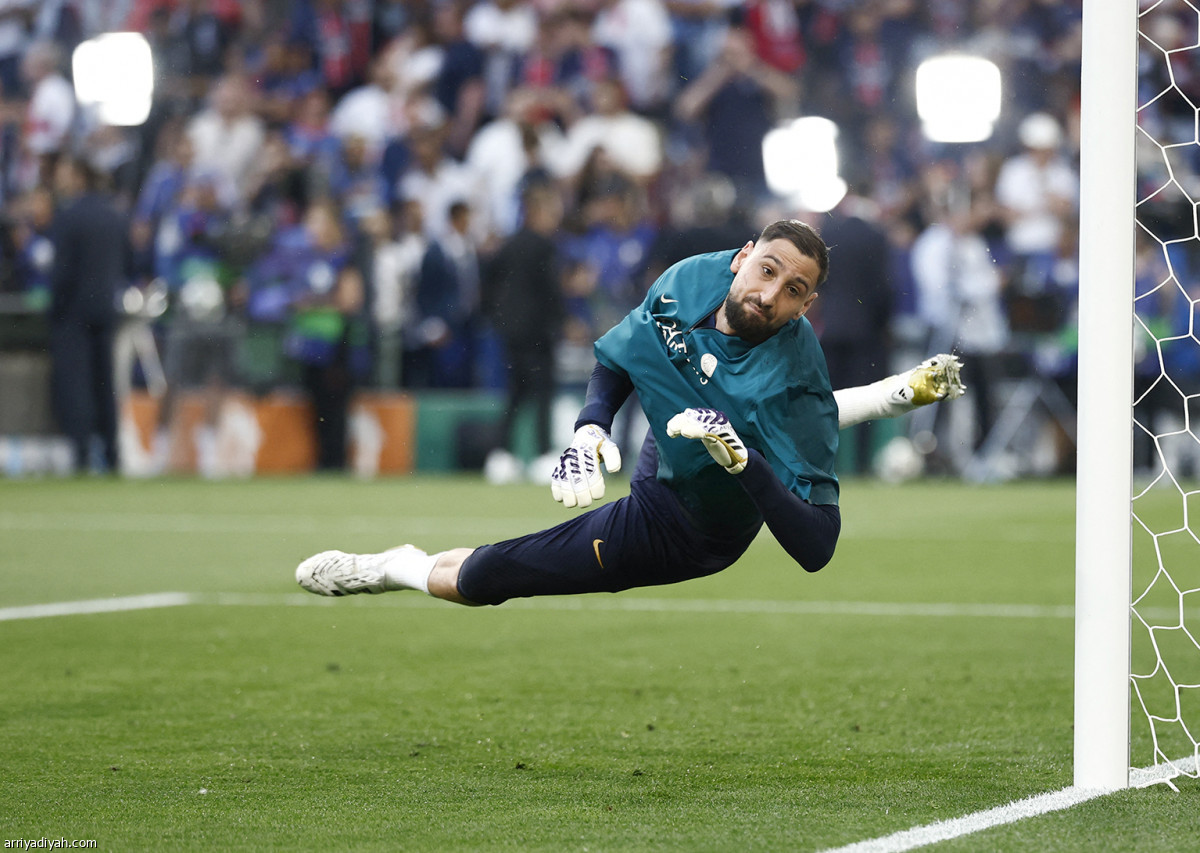 أليانز أرينا يبدأ الحفل