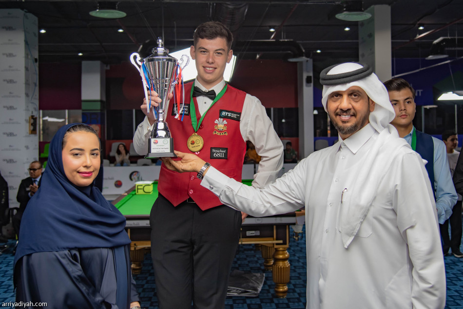 ديفيز وباندن يتوجان بـ«سنوكر العالم»