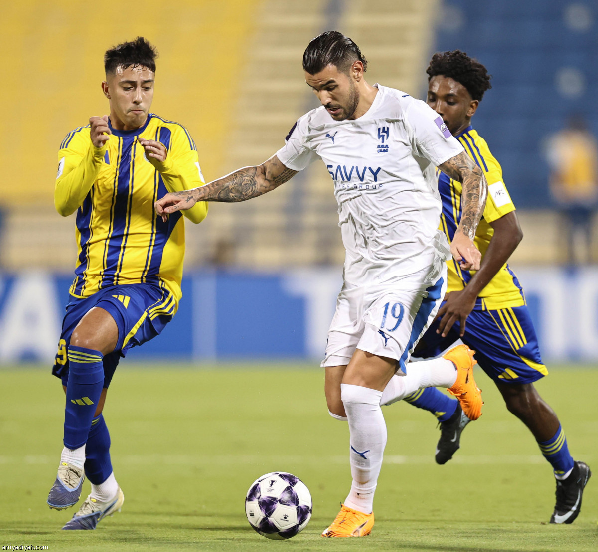 تعزيز صدارة الهلال