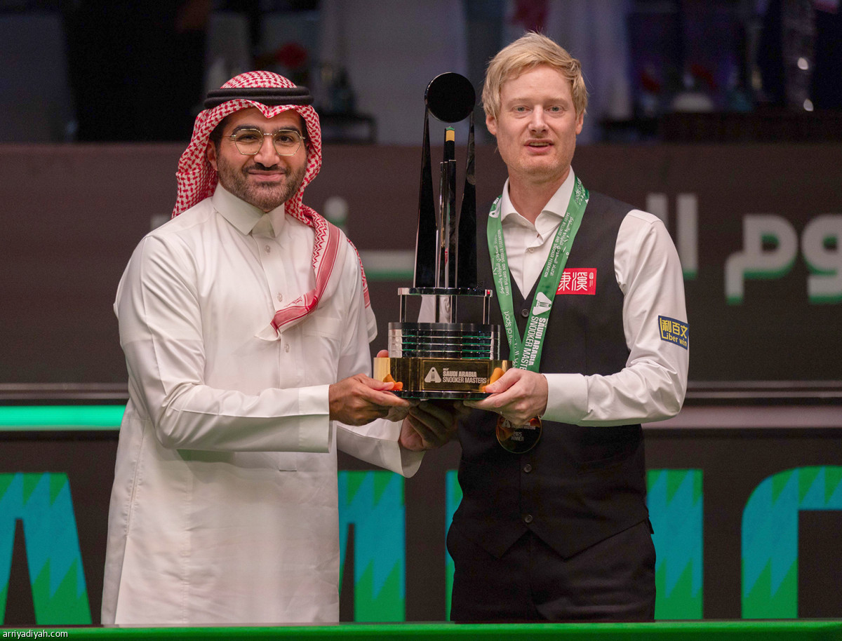 روبرتسون.. بطل ماسترز جدة