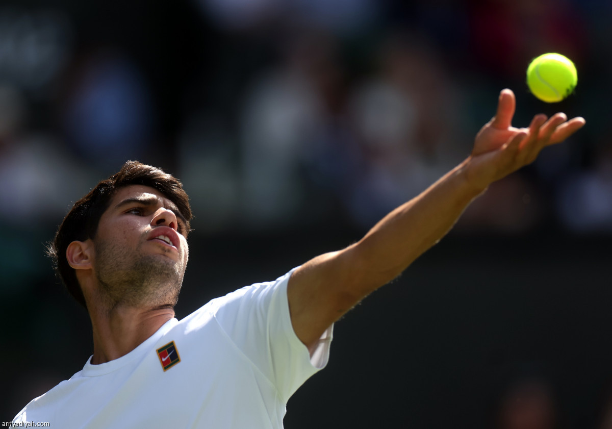 ألكاراز يعبر