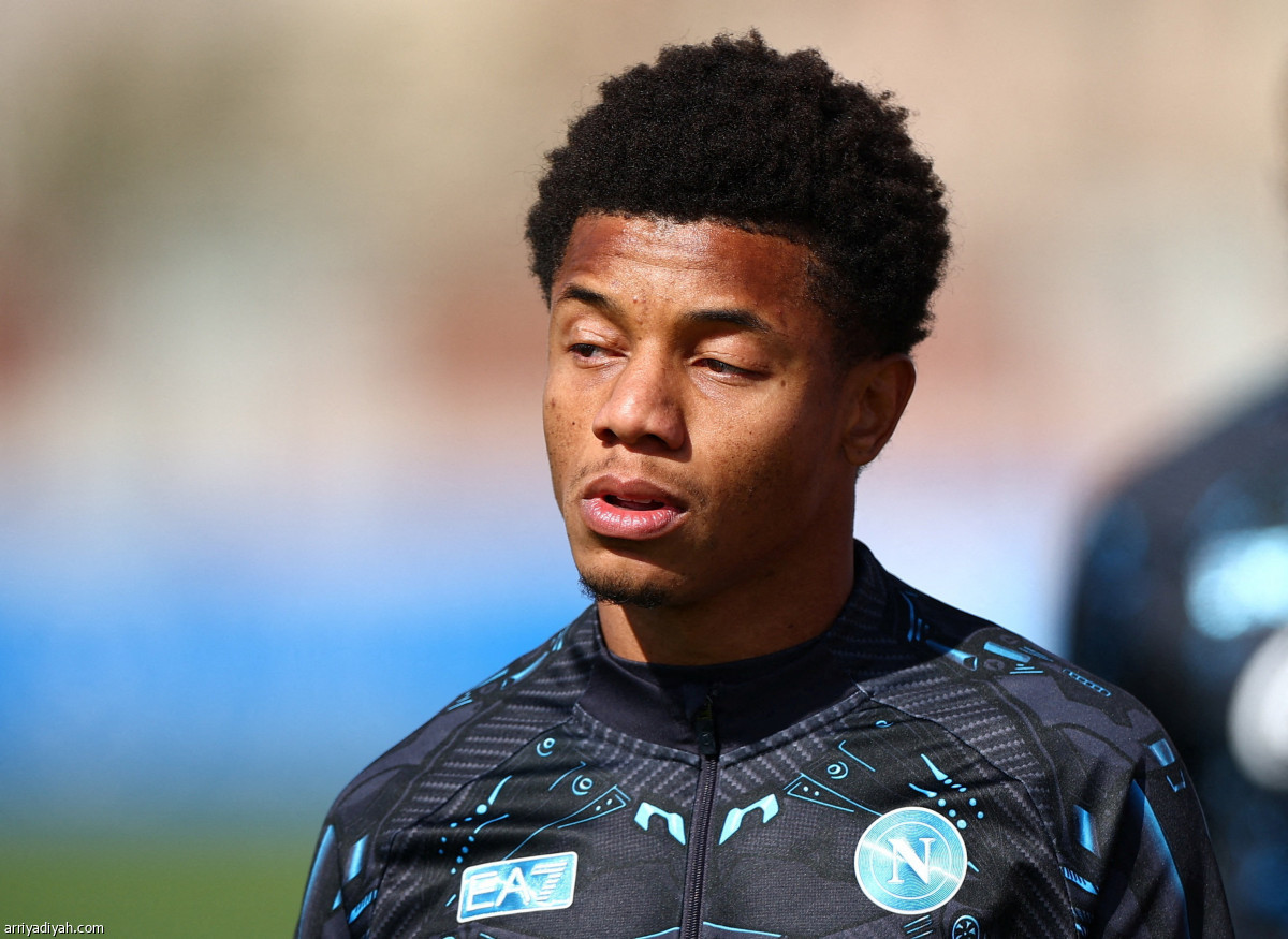 «المدرسة» تعد نابولي