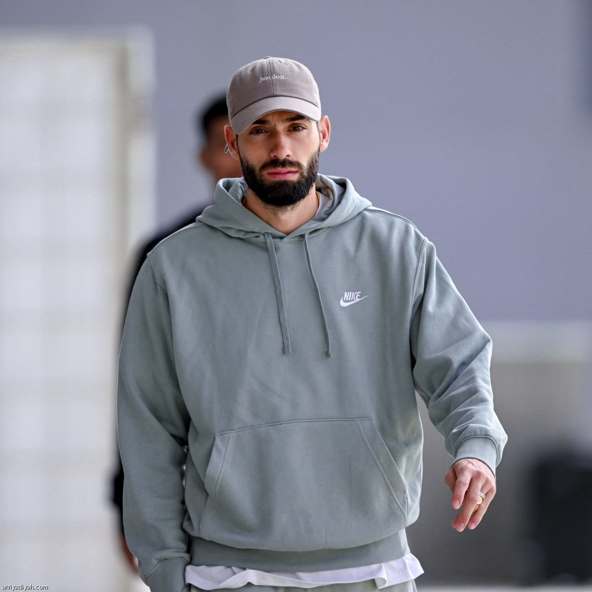 توافد شبابي