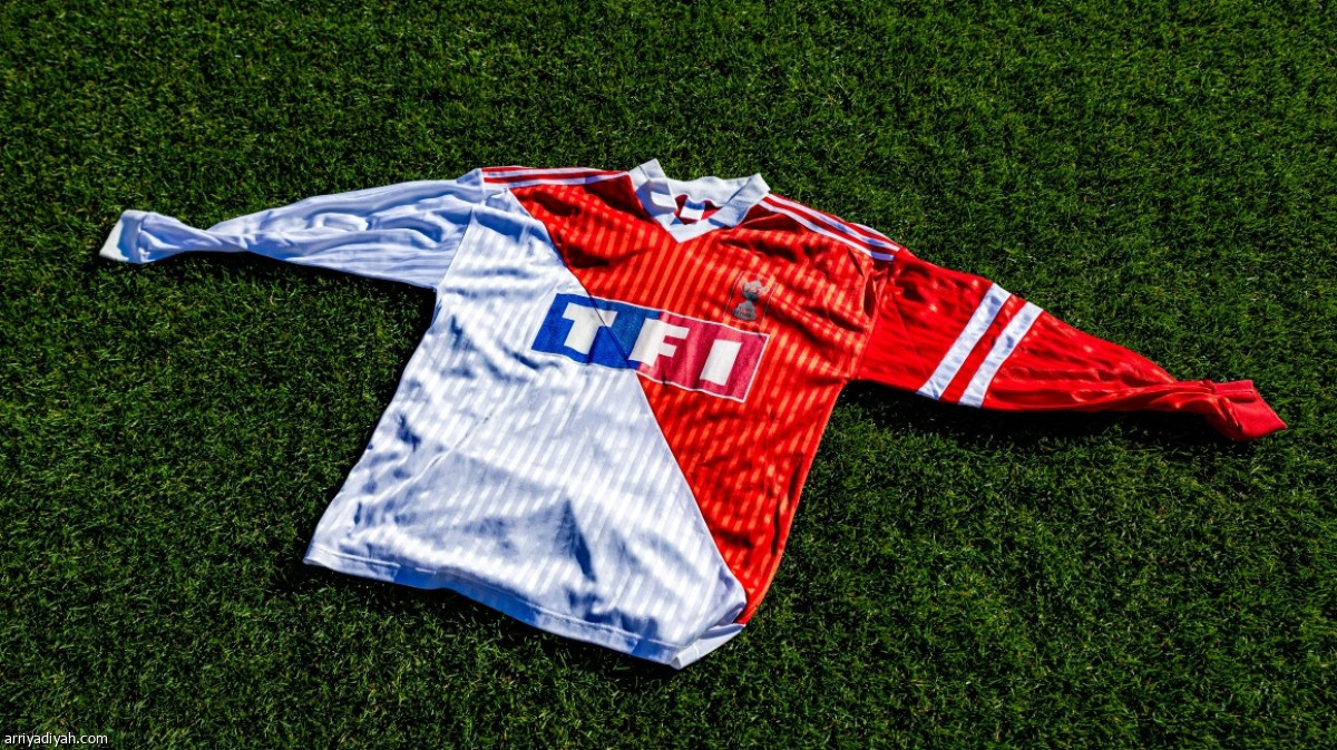 بورون.. 1146 قميصا