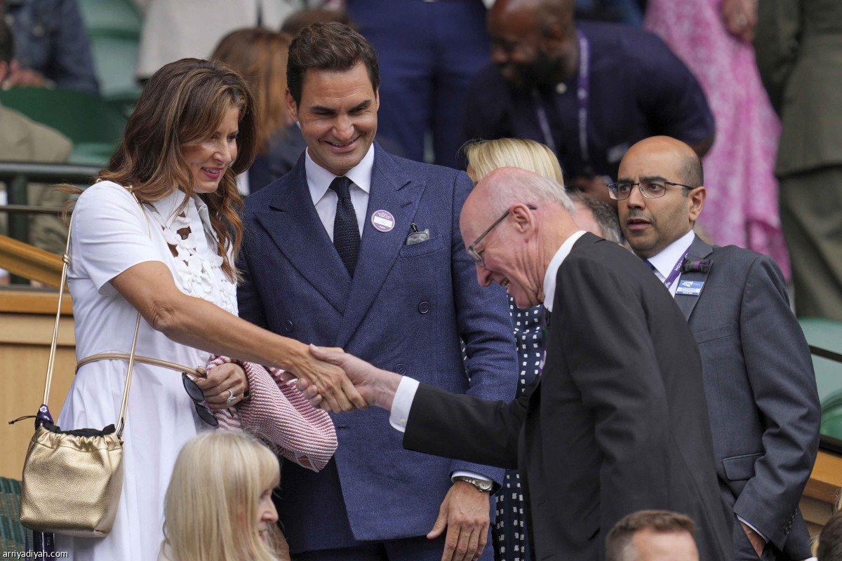 فيدرر يتابع رحلة ديكوفيتش