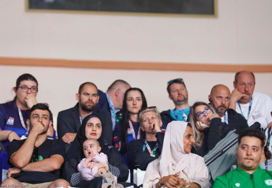 آمنة وسمية..
4 أعوام ملاكمة وركل