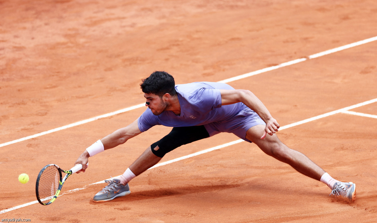 ألكاراز يعبر