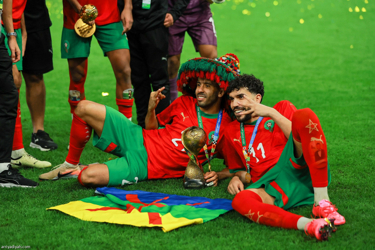 تتويج الأسود