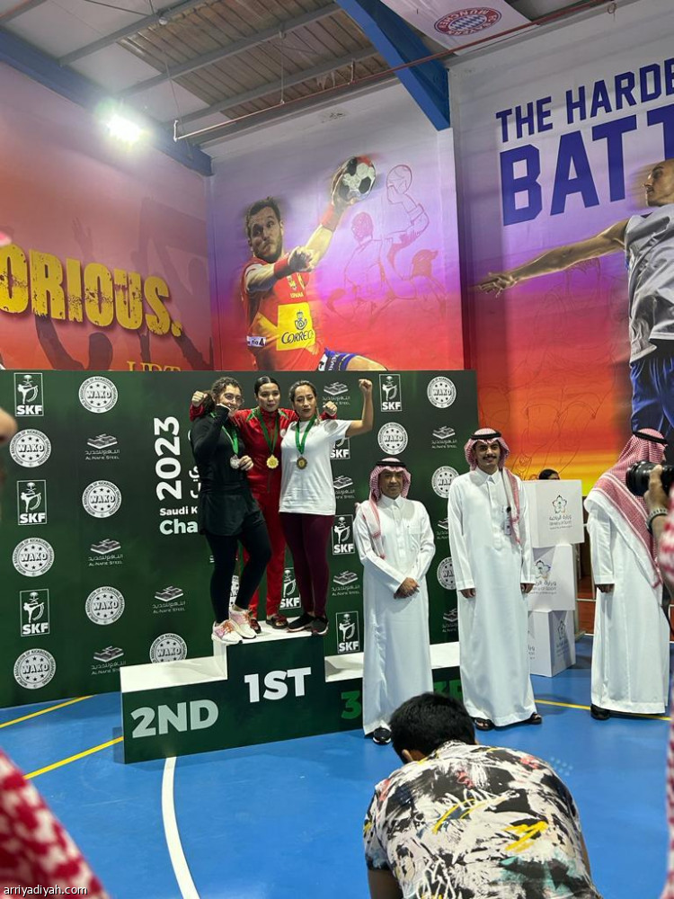 الملاكمة والركل.. تتويج الفائزات في ختام أول بطولة