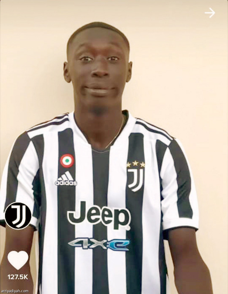 «تيك توك» 
يسحب البساط من المنصات